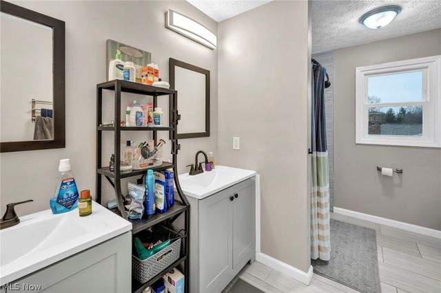204 Circle Drive, Doylestown, OH 44230