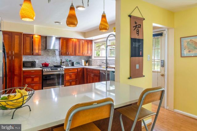 1030 ROCK CREEK DR, Wyncote, PA 19095