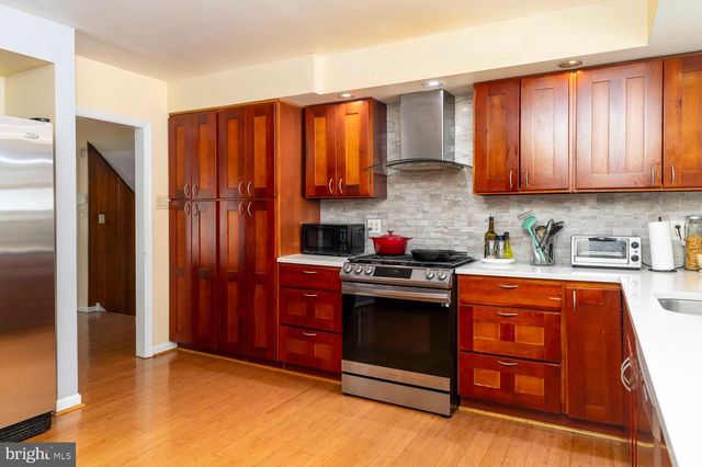 1030 ROCK CREEK DR, Wyncote, PA 19095