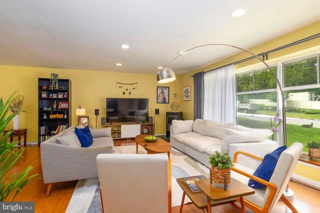 1030 ROCK CREEK DR, Wyncote, PA 19095