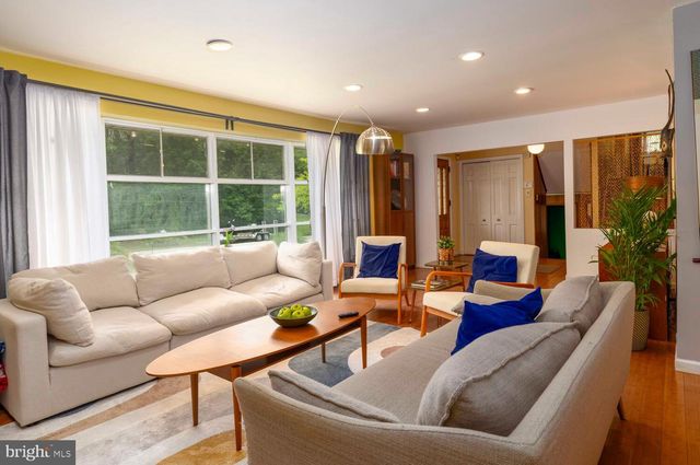 1030 ROCK CREEK DR, Wyncote, PA 19095