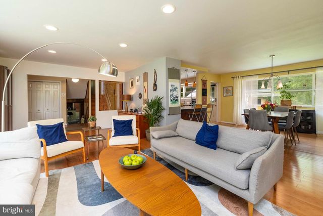 1030 ROCK CREEK DR, Wyncote, PA 19095