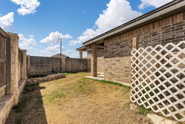 2800 Fairfield Ln, Midland, TX 79705