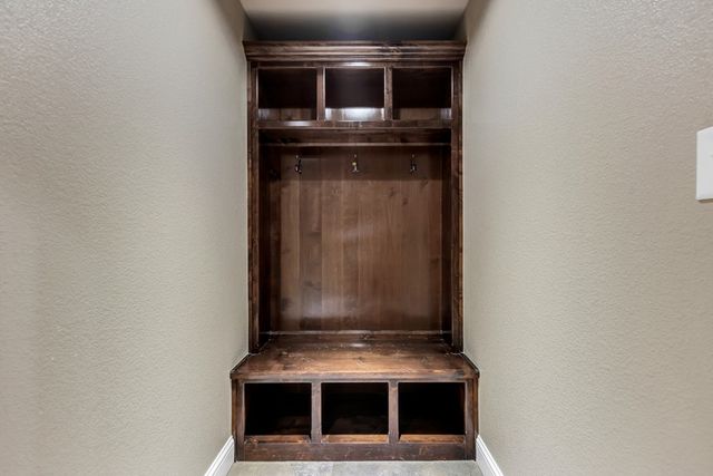 2800 Fairfield Ln, Midland, TX 79705