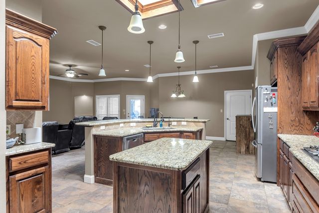 2800 Fairfield Ln, Midland, TX 79705