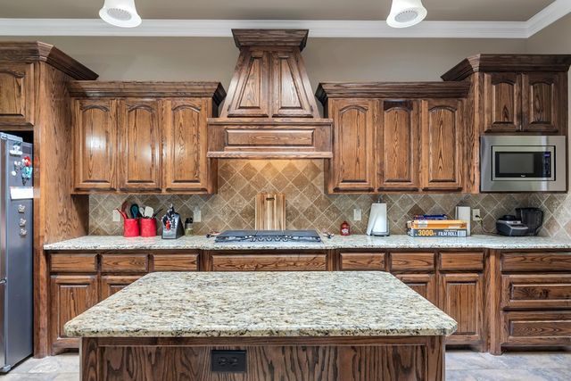 2800 Fairfield Ln, Midland, TX 79705