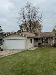 715 Woodingham Avenue, Waterford, MI 48328