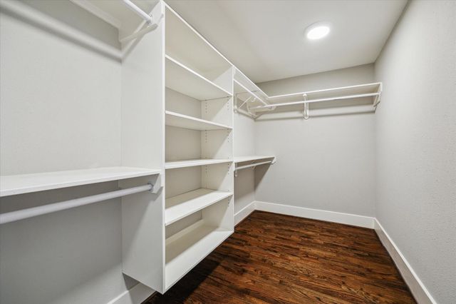 5001 Farmer Street, Houston, TX 77020