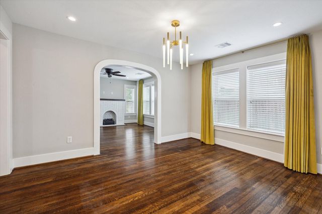 5001 Farmer Street, Houston, TX 77020