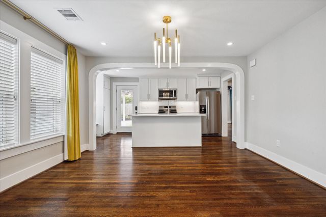 5001 Farmer Street, Houston, TX 77020