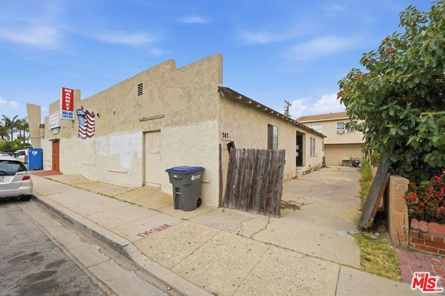 743 E Deloras Drive, Carson, CA 90745