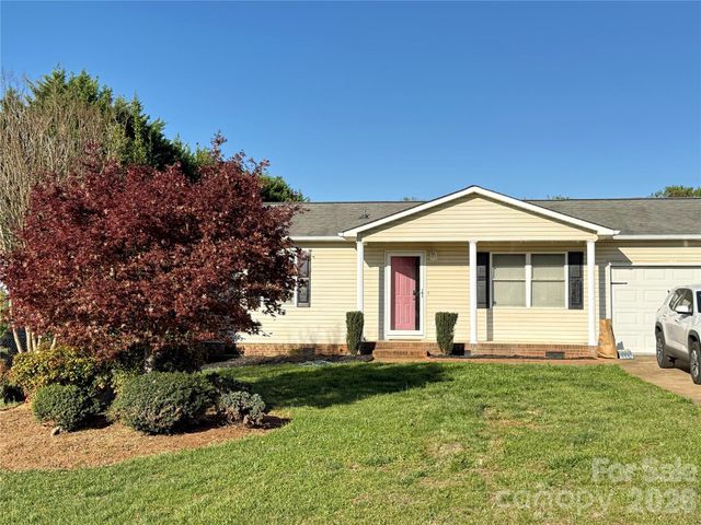 928 Lyndsey Brooke Court, Lincolnton, NC 28092