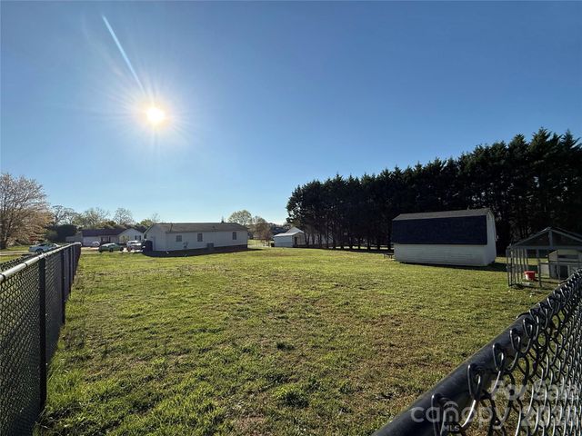 928 Lyndsey Brooke Court, Lincolnton, NC 28092