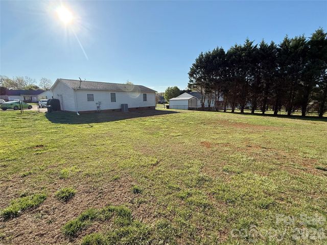 928 Lyndsey Brooke Court, Lincolnton, NC 28092