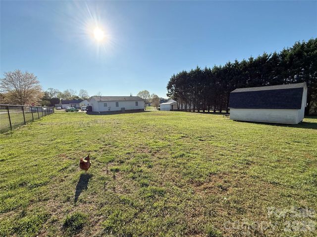 928 Lyndsey Brooke Court, Lincolnton, NC 28092