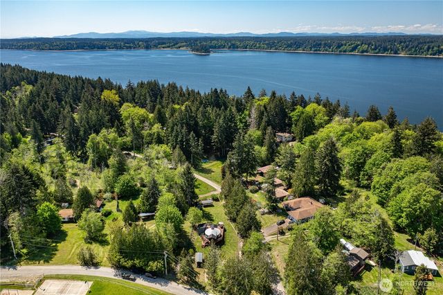 22418 Maple Drive NW, Lakebay, WA 98349