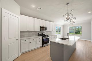 2835 14th St, Hempstead, TX 77445