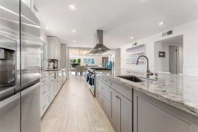 499 Nyes Place, Laguna Beach, CA 92651