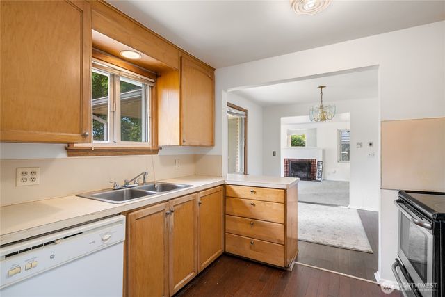 2114 S 128th Street, Seatac, WA 98168