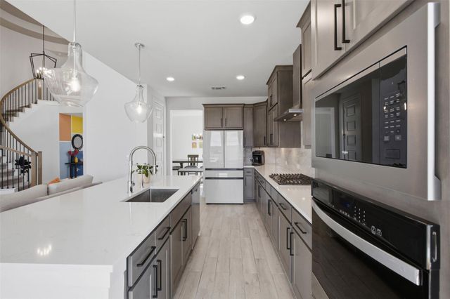 104 Basketflower LN, Georgetown, TX 78633