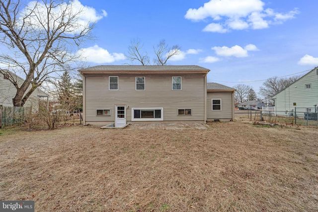 2405 N CUTHBERT DR, Lindenwold, NJ 08021