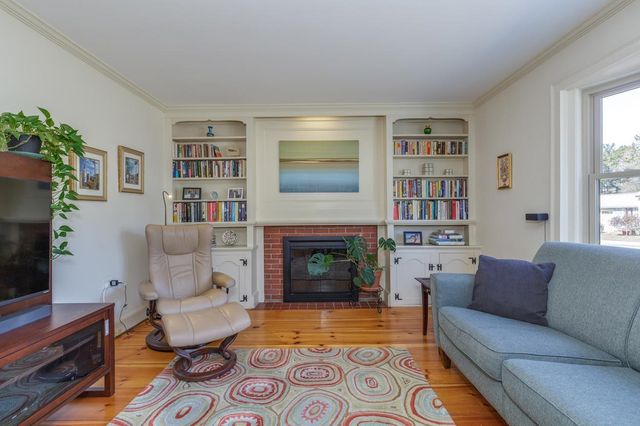 82 Penacook Road, Hopkinton, NH 03229