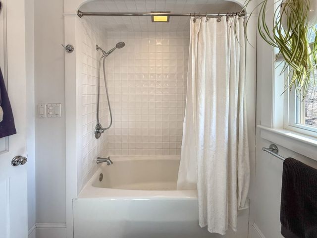 82 Penacook Road, Hopkinton, NH 03229