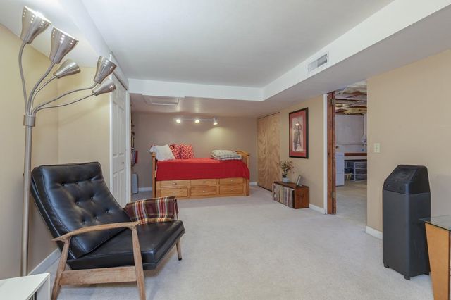 82 Penacook Road, Hopkinton, NH 03229