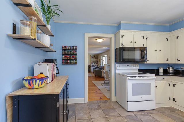 82 Penacook Road, Hopkinton, NH 03229