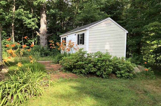 82 Penacook Road, Hopkinton, NH 03229