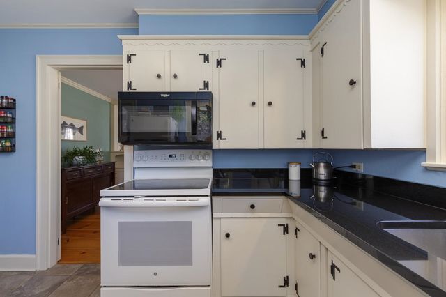 82 Penacook Road, Hopkinton, NH 03229