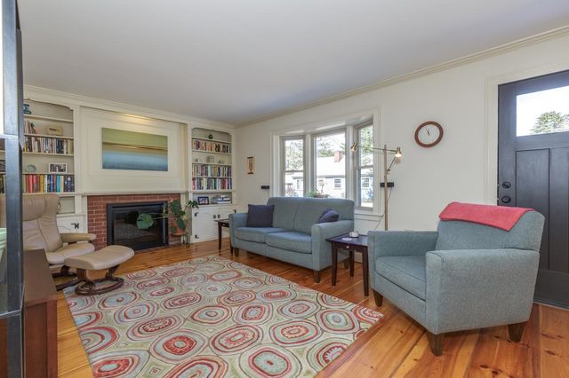 82 Penacook Road, Hopkinton, NH 03229