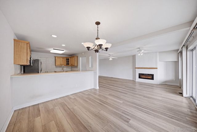 37810 Jefferson Avenue, Harrison Charter Township, MI 48045
