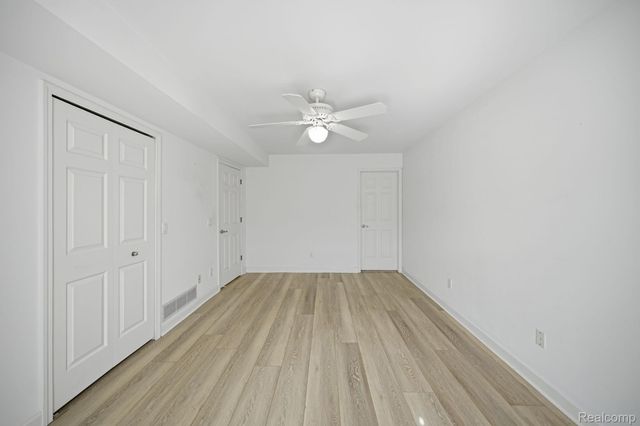 37810 Jefferson Avenue, Harrison Charter Township, MI 48045