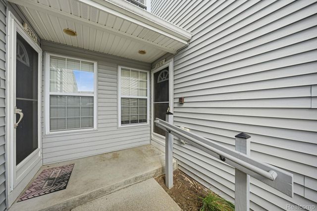 37810 Jefferson Avenue, Harrison Charter Township, MI 48045