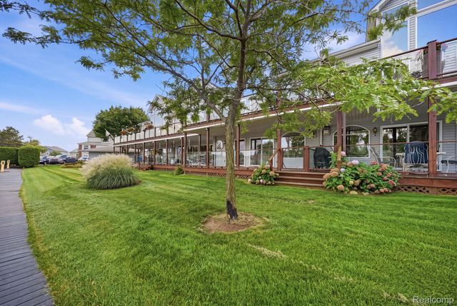 37810 Jefferson Avenue, Harrison Charter Township, MI 48045
