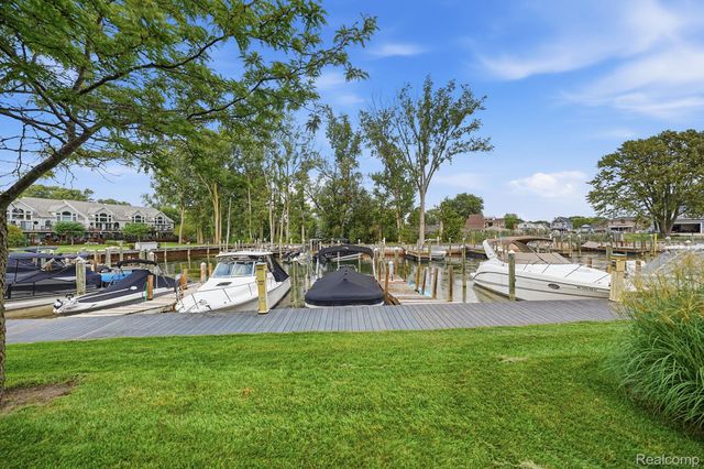 37810 Jefferson Avenue, Harrison Charter Township, MI 48045