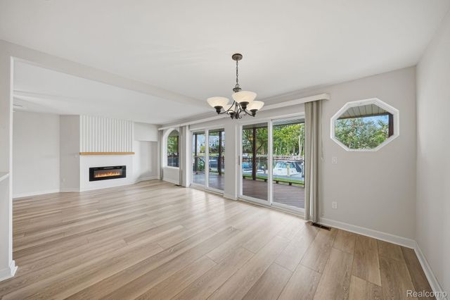 37810 Jefferson Avenue, Harrison Charter Township, MI 48045