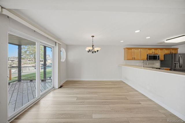 37810 Jefferson Avenue, Harrison Charter Township, MI 48045