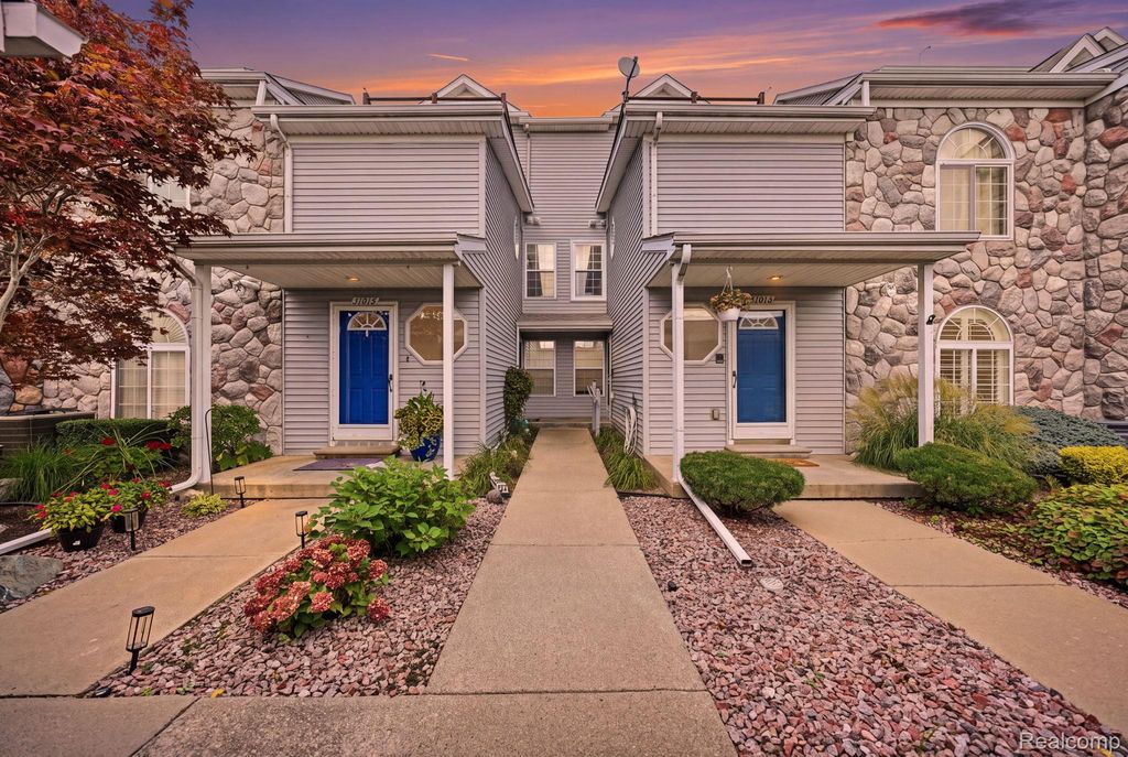 37810 Jefferson Avenue, Harrison Charter Township, MI 48045