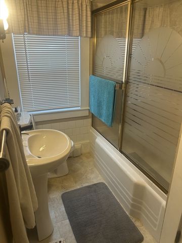 260 Lawrence, New Bedford, MA 02745