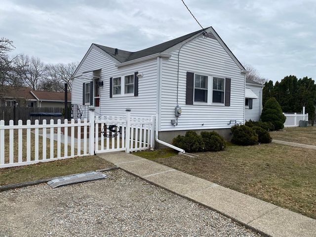 260 Lawrence, New Bedford, MA 02745