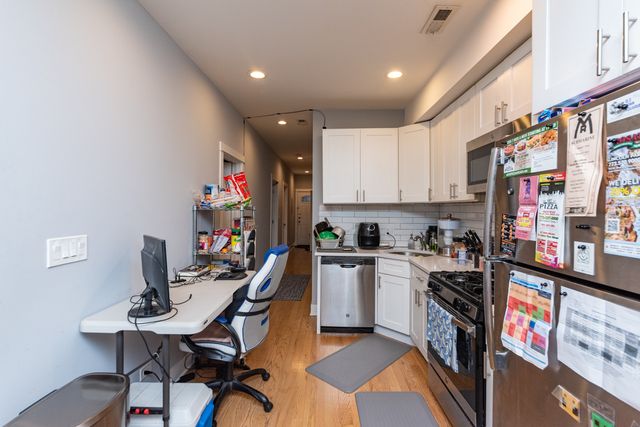 2437 N Ashland Avenue 1F, Chicago, IL 60614