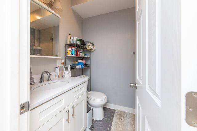 2437 N Ashland Avenue 1F, Chicago, IL 60614