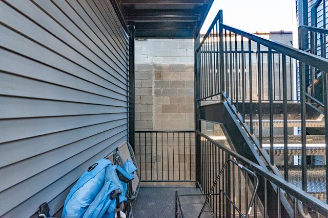 2437 N Ashland Avenue 1F, Chicago, IL 60614