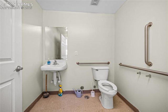 302 Meade Avenue, Pueblo, CO 81001