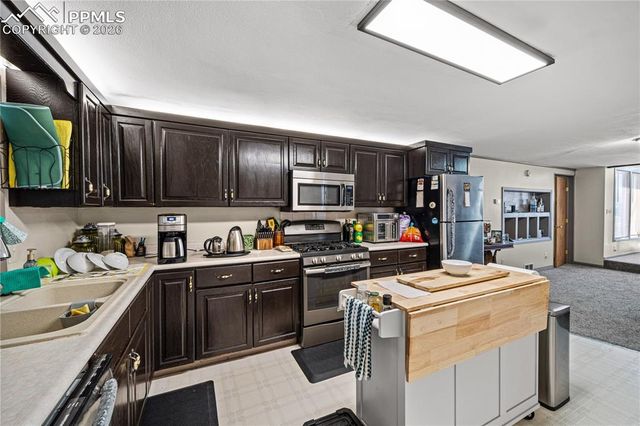 302 Meade Avenue, Pueblo, CO 81001