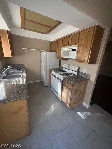 8425 Running Deer Avenue 103, Las Vegas, NV 89145