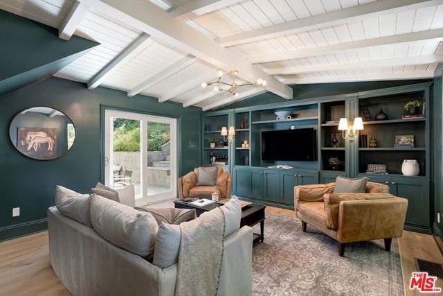 4045 Davana Road, Sherman Oaks, CA 91423