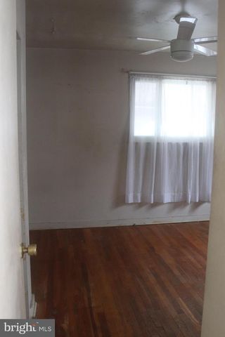 825 BARNABY ST SE, Washington, DC 20032